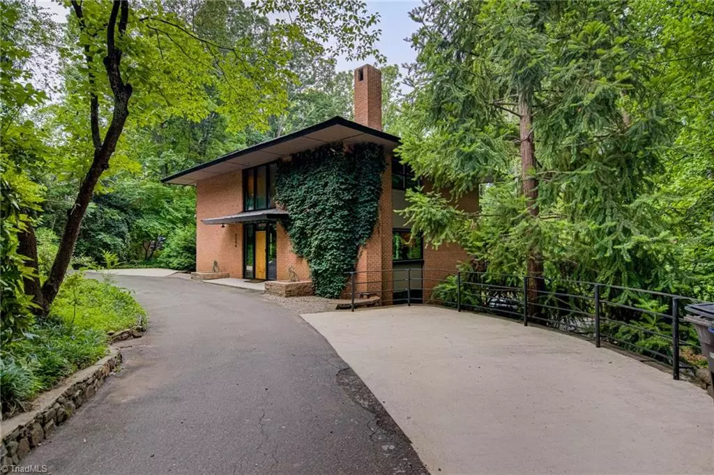 Winston-salem, NC 27106,3256 Robinhood RD