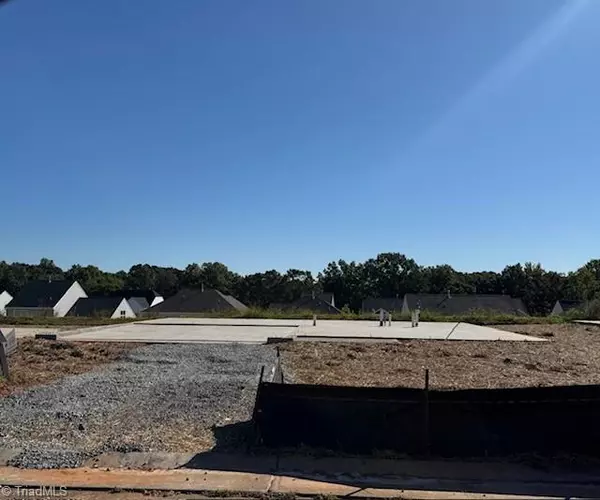 Kernersville, NC 27284,3713 Contimental SQ #369
