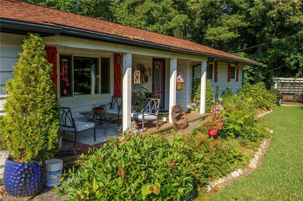 Wilkesboro, NC 28697,344 Knollwood DR