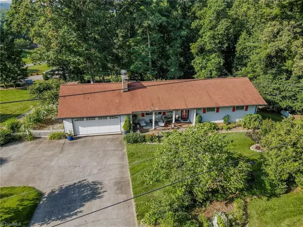 Wilkesboro, NC 28697,344 Knollwood DR