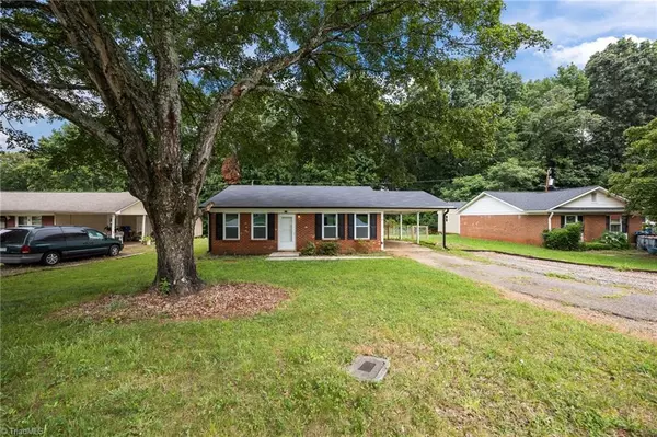 Mocksville, NC 27028,325 Mountview DR