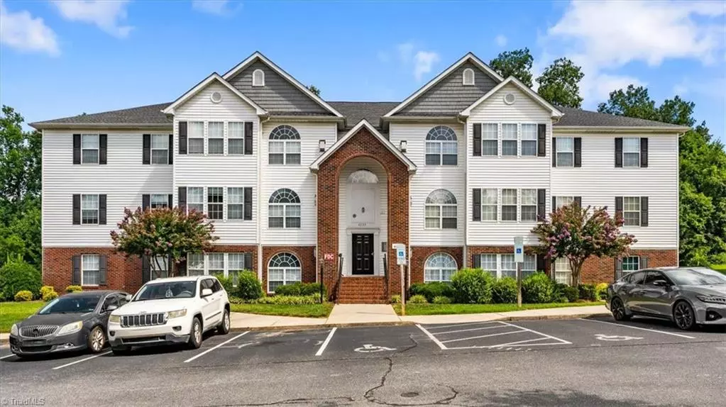 Greensboro, NC 27409,4325 Cedarcroft CT #3D