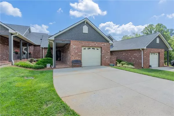 102 Hazelnut CT, Mount Airy, NC 27030