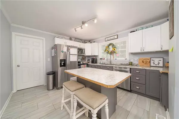 Boonville, NC 27011,6925 Carolina AVE