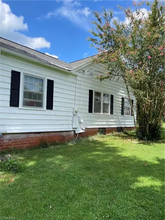 Dobson, NC 27017,1036 Copeland School RD