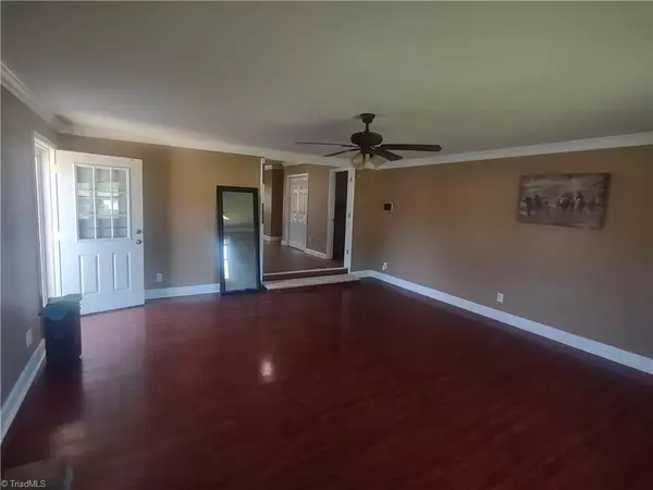 Thomasville, NC 27360,42 Kirk ST