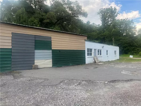 298 Pipers Gap RD, Mount Airy, NC 27030