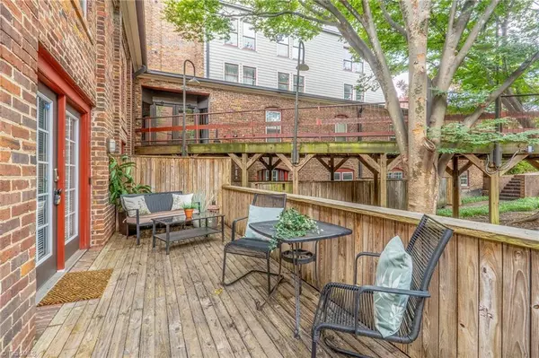 Greensboro, NC 27401,801 W McGee ST #2