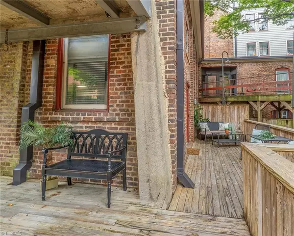 Greensboro, NC 27401,801 W McGee ST #2