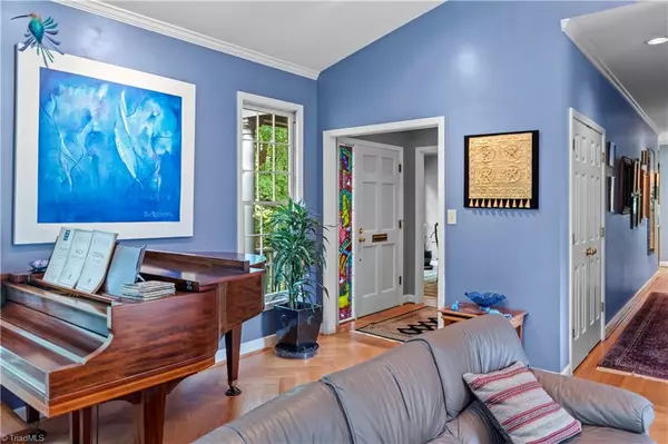 Winston-salem, NC 27127,205 W Cascade AVE