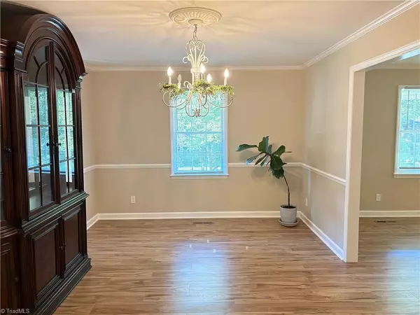 Winston-salem, NC 27104,3407 Scarsborough DR