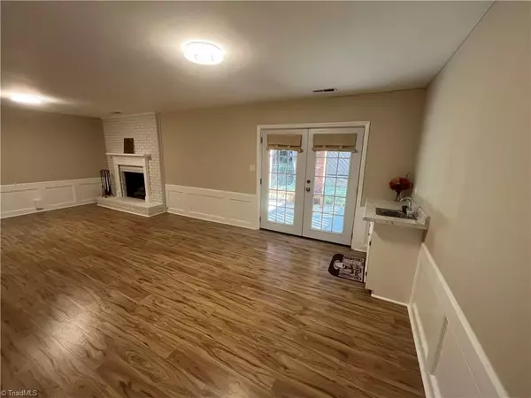 Winston-salem, NC 27104,3407 Scarsborough DR