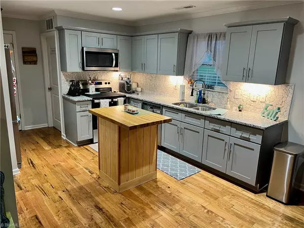 Madison, NC 27025,160 Tilly RD