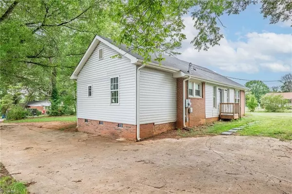 Salisbury, NC 28144,1003 Hawkinstown RD