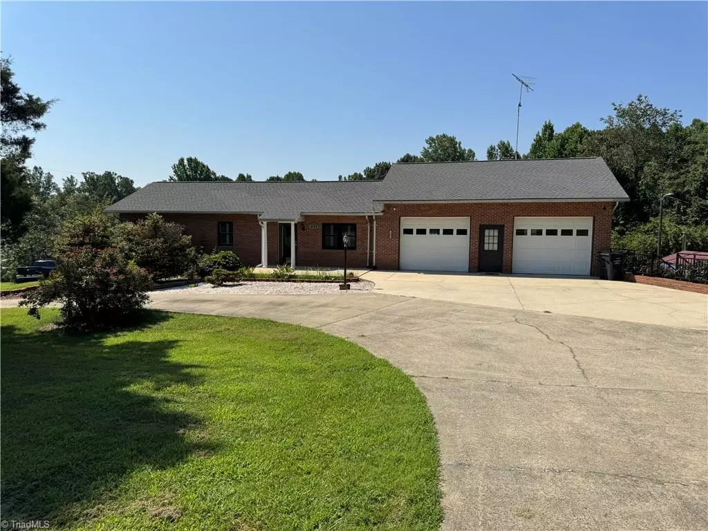 King, NC 27021,1802 Slate RD