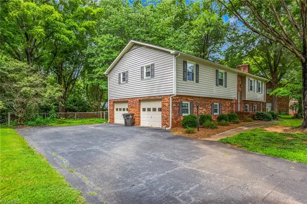 Winston-salem, NC 27103,436 S Peace Haven RD