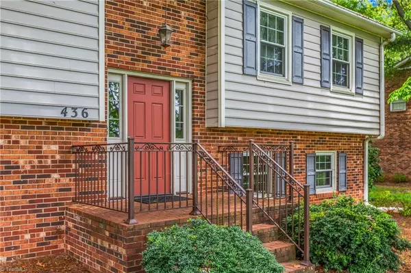 Winston-salem, NC 27103,436 S Peace Haven RD