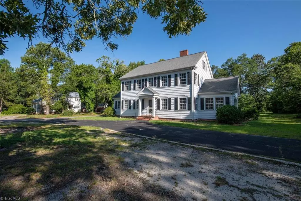 Candor, NC 27229,132 W Moore ST