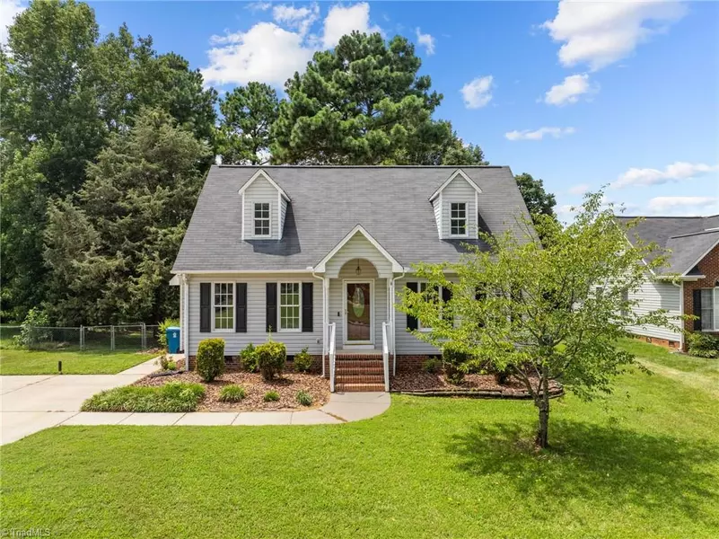 826 Lockesley LN, Burlington, NC 27217