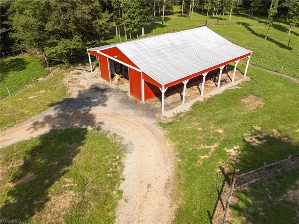 Madison, NC 27025,588 Lowe RD