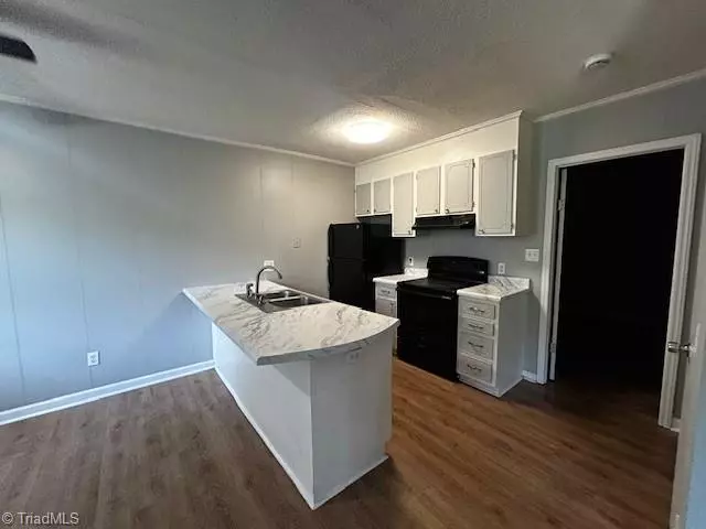 Winston-salem, NC 27103,235 Corona ST #103