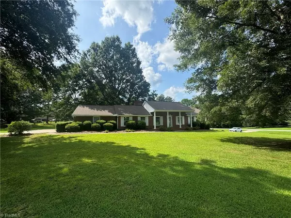 2400 Union Cross RD, Winston-salem, NC 27107