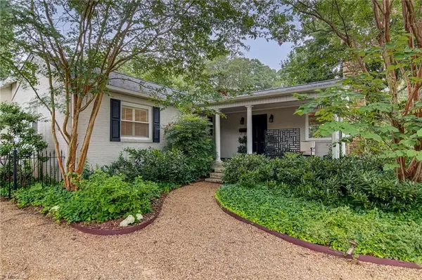 1920 Robinhood RD, Winston-salem, NC 27104