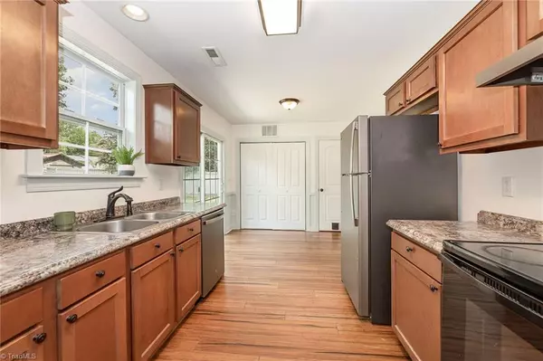 Mocksville, NC 27028,261 Raymond ST