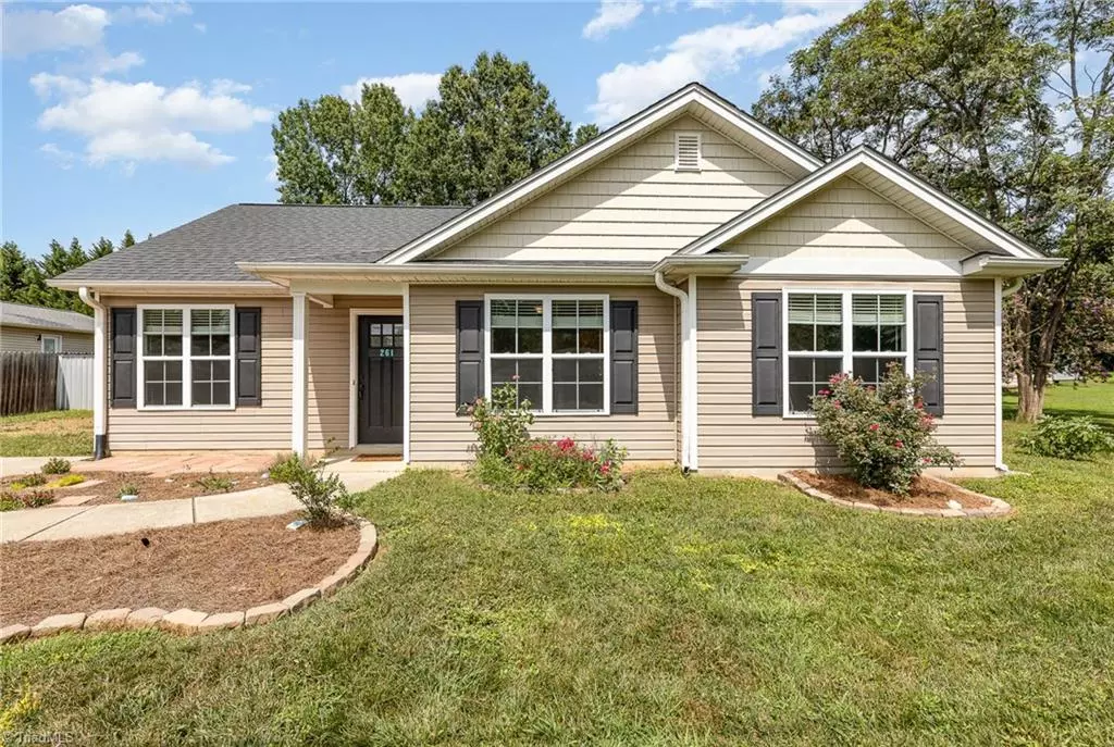 Mocksville, NC 27028,261 Raymond ST