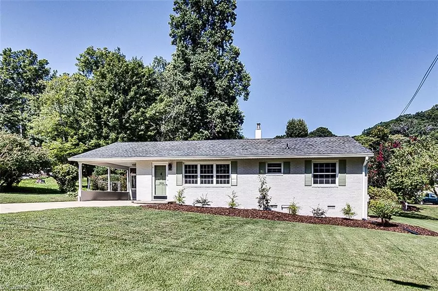 319 Bossong DR, Asheboro, NC 27205