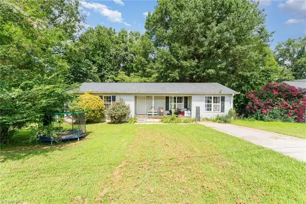 908 Phineas DR, Kernersville, NC 27284