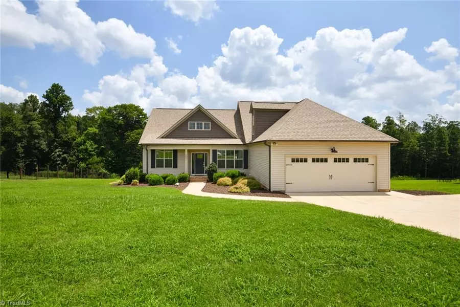 8861 Belews Ridge RD, Stokesdale, NC 27357