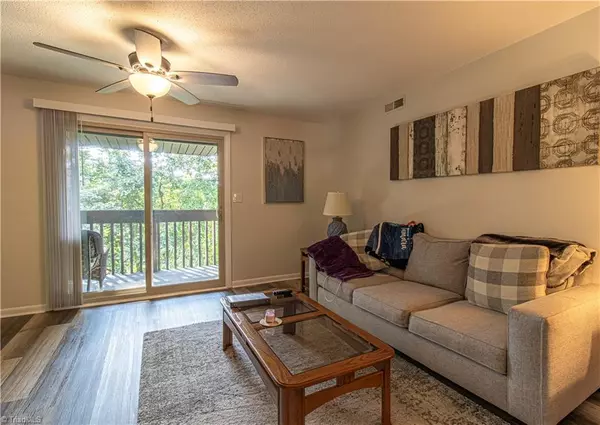174 Turnwood LN, Winston-salem, NC 27015