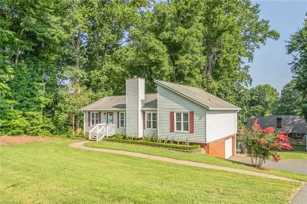 2201 Blue Stone LN, Winston-salem, NC 27107
