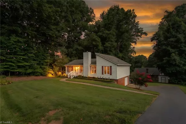 2201 Blue Stone LN, Winston-salem, NC 27107