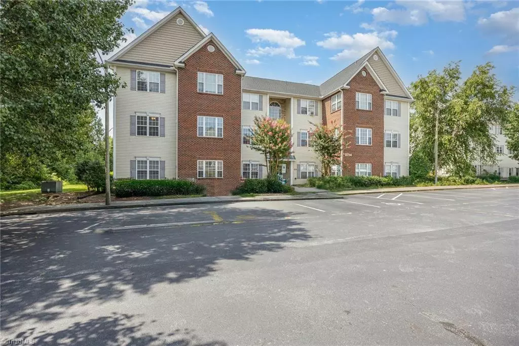 High Point, NC 27265,3724 Spanish Peak DR #2A