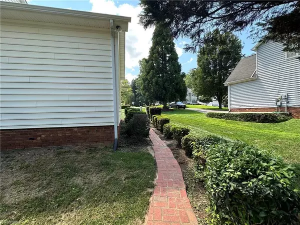 Kernersville, NC 27284,6165 Habersham DR