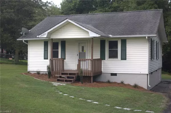305 Rosemary DR, Archdale, NC 27263