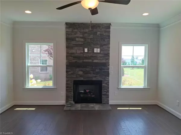 Burlington, NC 27215,1055 Tulloch CT #202