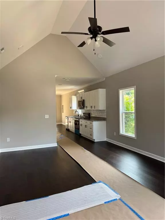 Winston-salem, NC 27105,1718 Thurmond ST