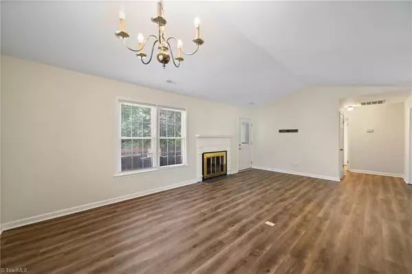 Winston-salem, NC 27127,2739 Crosswinds DR