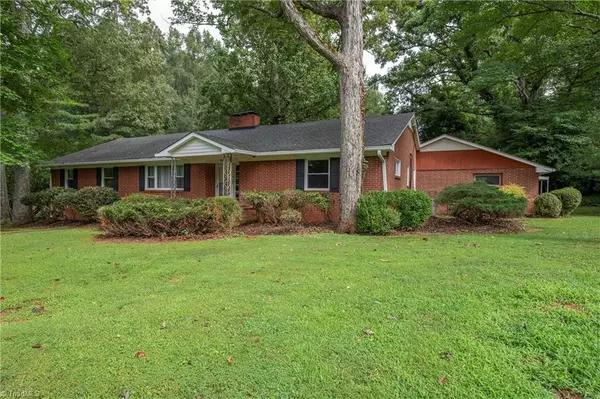3155 Briarcliffe RD, Winston-salem, NC 27106