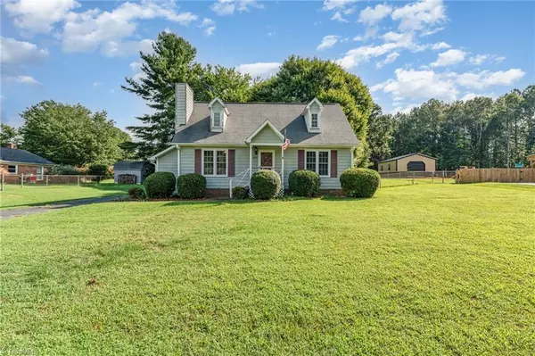 3603 Greenmeadow CT, Tobaccoville, NC 27050