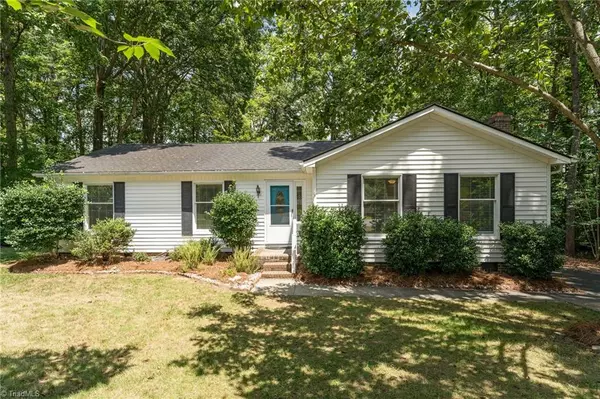 1 Beechcroft CT, Greensboro, NC 27407