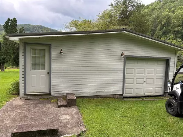 Ferguson, NC 28624,6525 Elk Creek darby RD