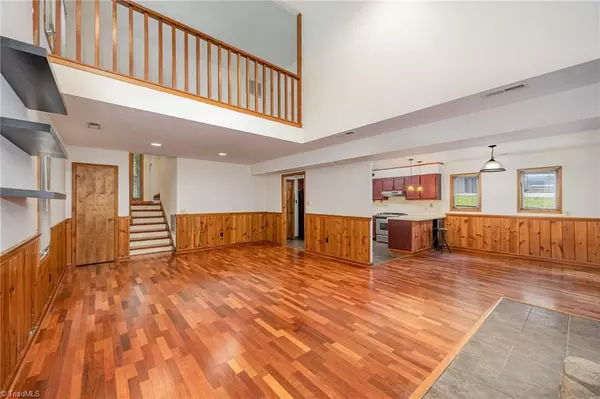 Winston-salem, NC 27104,132 Carrisbrooke LN