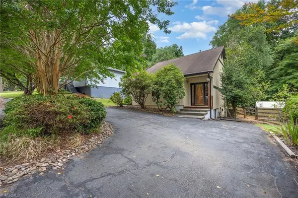 Winston-salem, NC 27104,132 Carrisbrooke LN