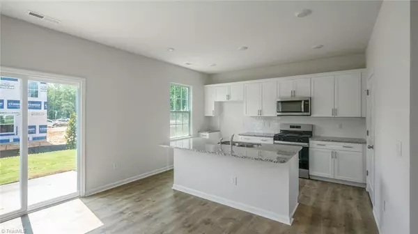 Winston-salem, NC 27295,381 Falcon LN