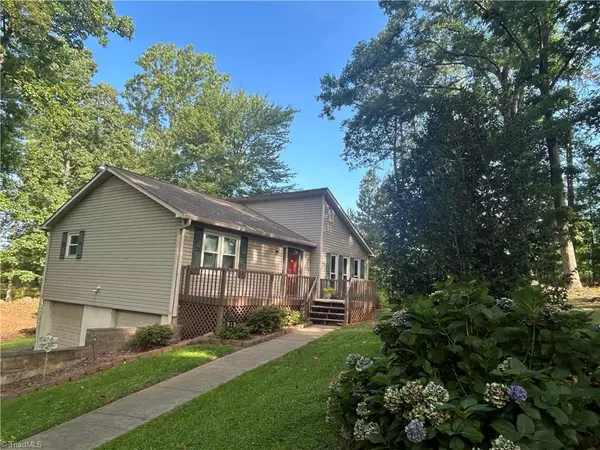 Rural Hall, NC 27045,913 Thrushwood CIR