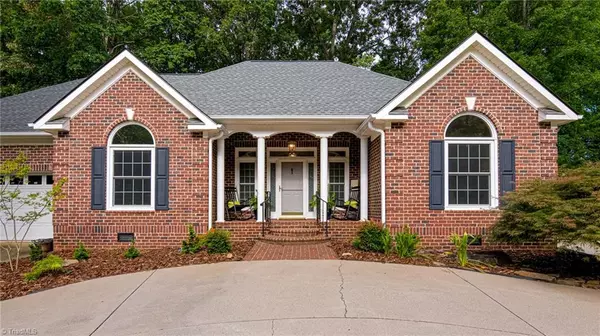 Winston-salem, NC 27103,2674 Amesbury RD